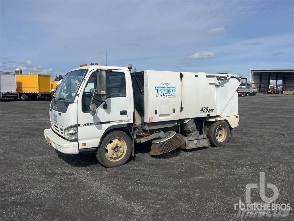 Isuzu NQR شاحنات كاسحة