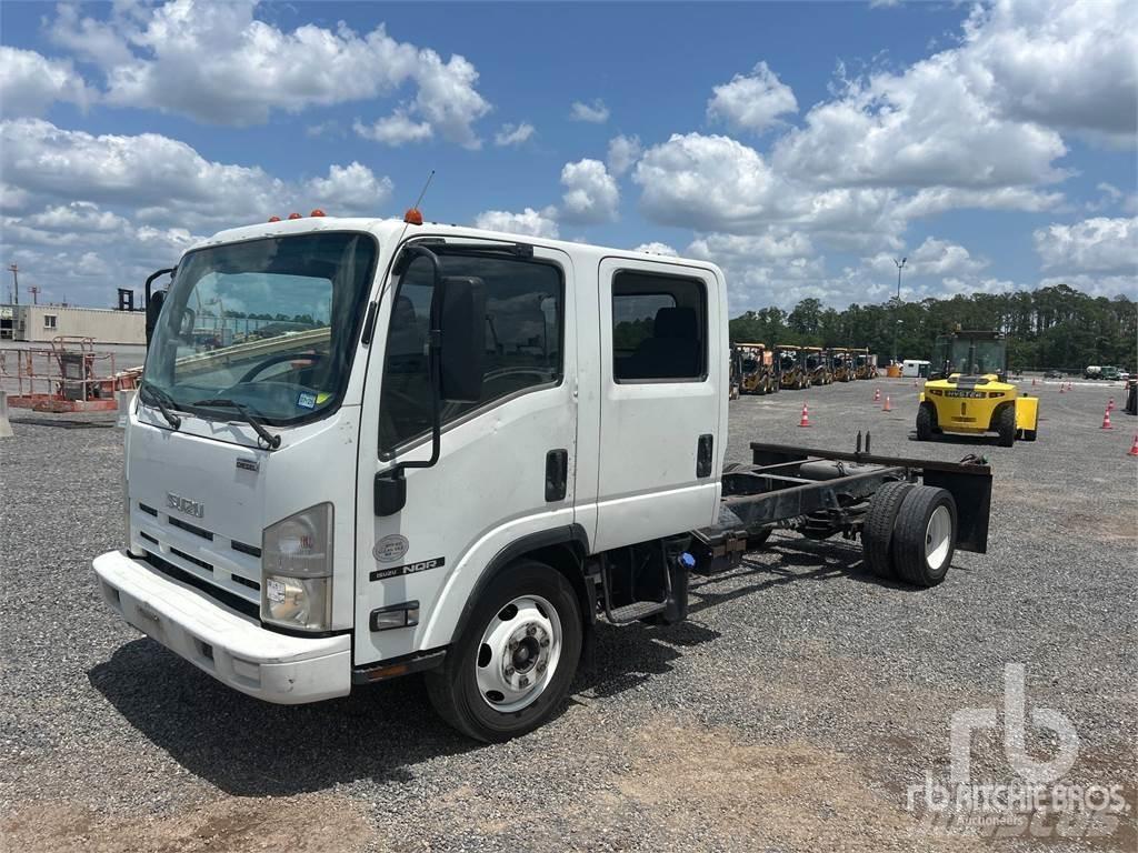 Isuzu NQR شاحنات بمقصورة وهيكل