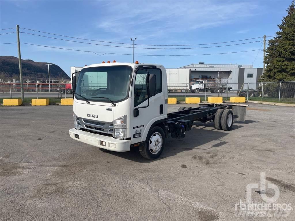 Isuzu NRR شاحنات بمقصورة وهيكل