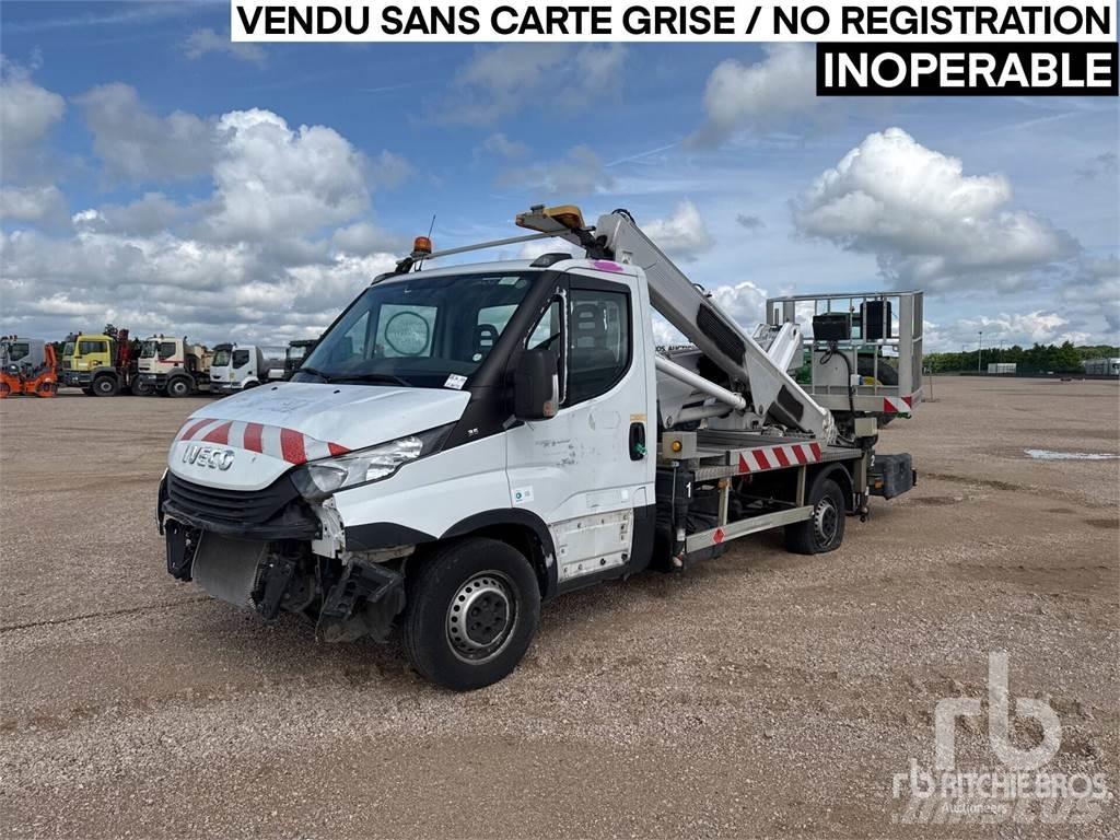Iveco 35-120 المنصات الهوائية المثبتة على مقطورة