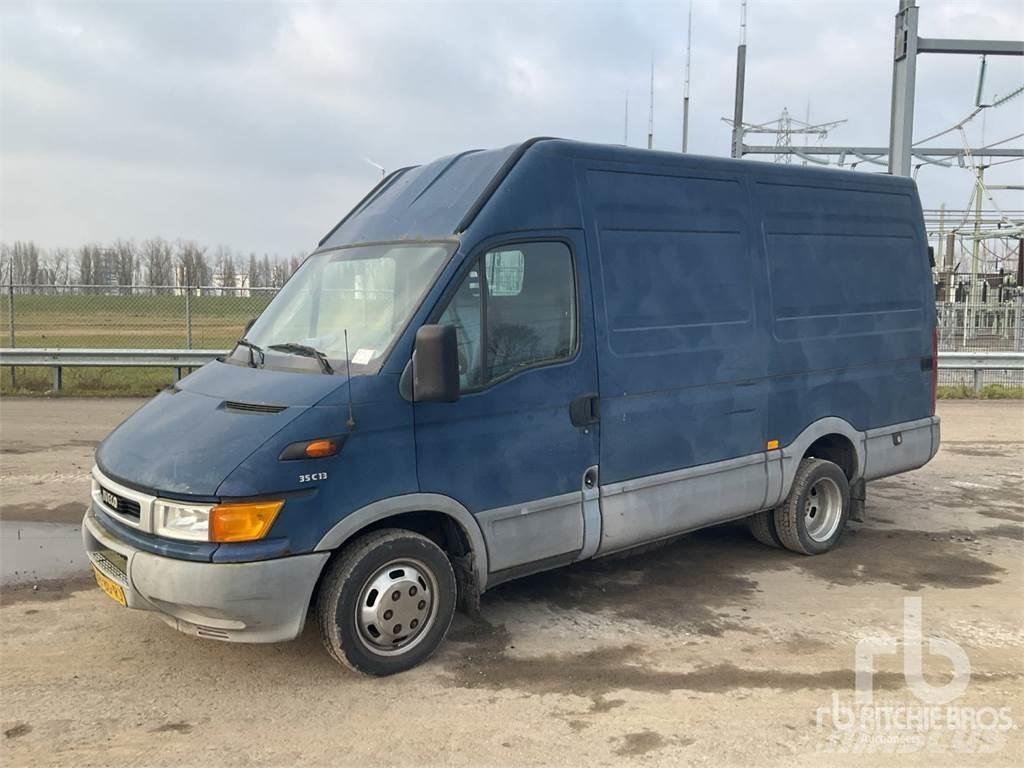 Iveco 35C13V شاحنات بدرجة حرارة قابلة للضبط