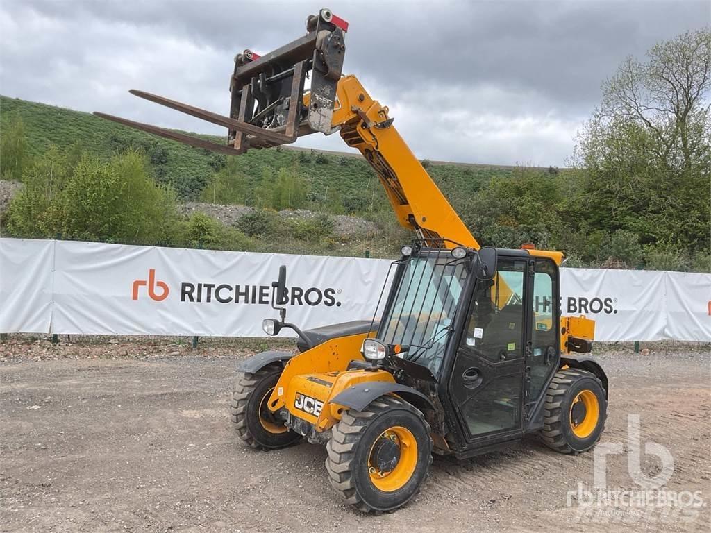 JCB 525-60 مناولات متداخلة