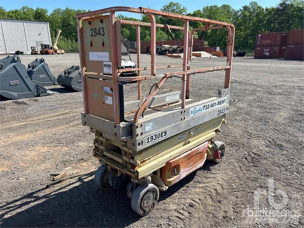 JLG 1930 ES رافعات مقصية الشكل