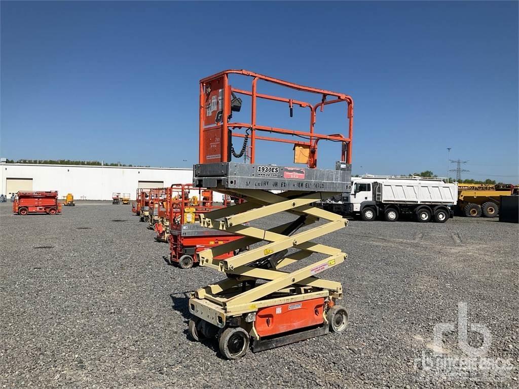 JLG 1930ES رافعات مقصية الشكل