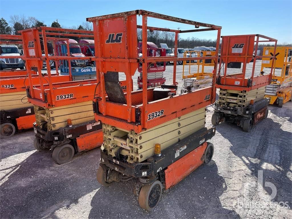 JLG 1932R رافعات مقصية الشكل