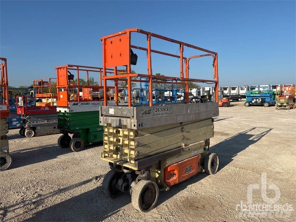 JLG 2630ES رافعات مقصية الشكل