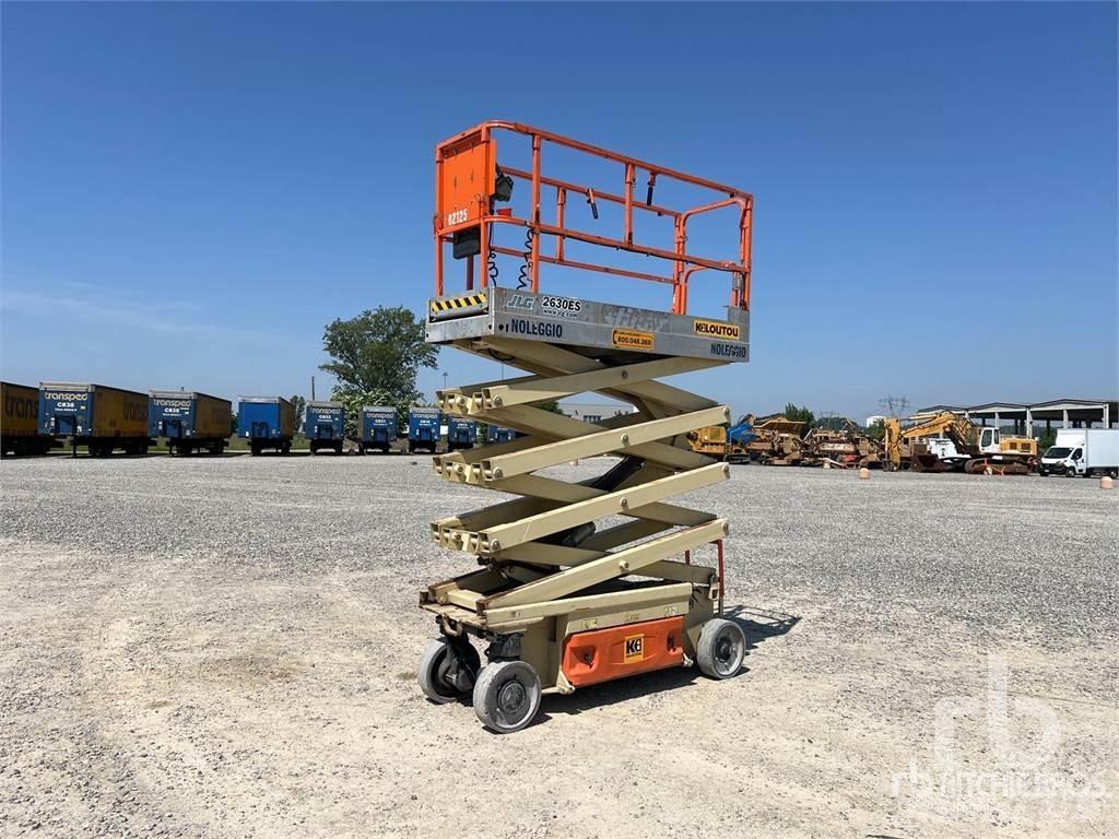 JLG 2630ES رافعات مقصية الشكل