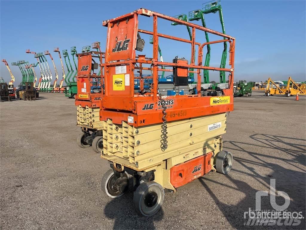 JLG 2632ES رافعات مقصية الشكل