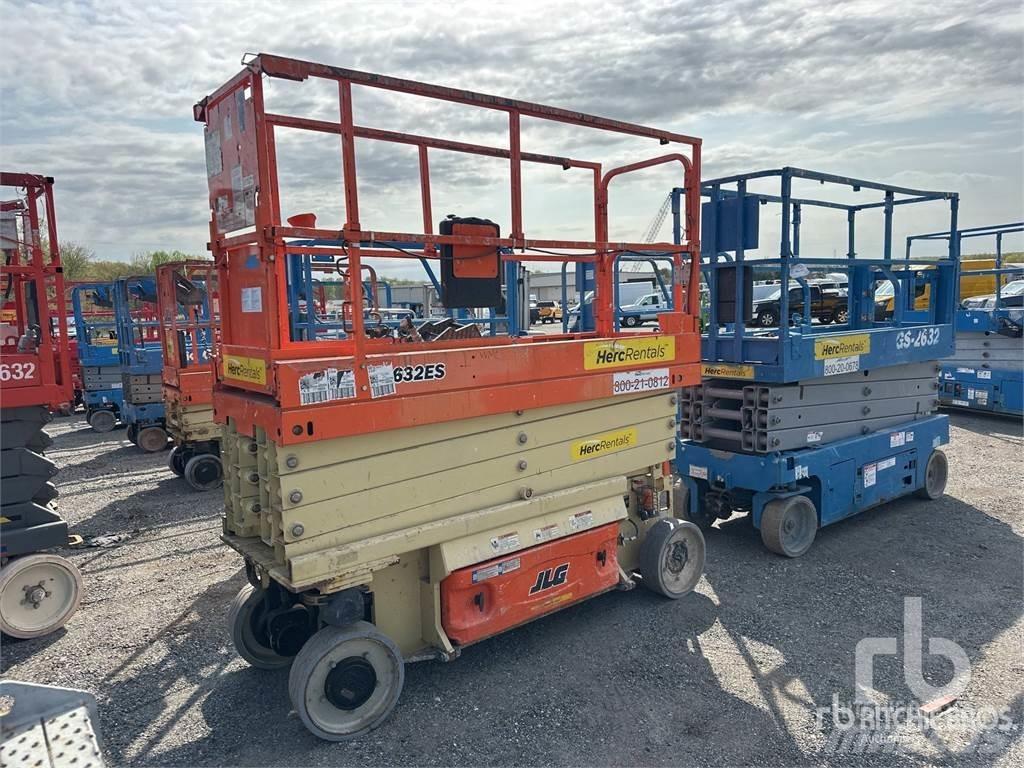JLG 2632ES رافعات مقصية الشكل
