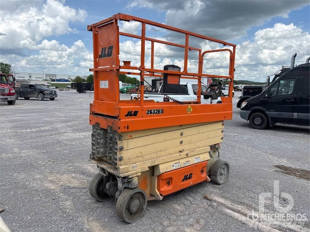 JLG 2632ES رافعات مقصية الشكل