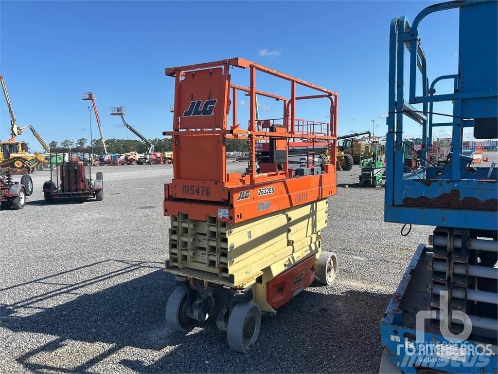 JLG 2632ES رافعات مقصية الشكل
