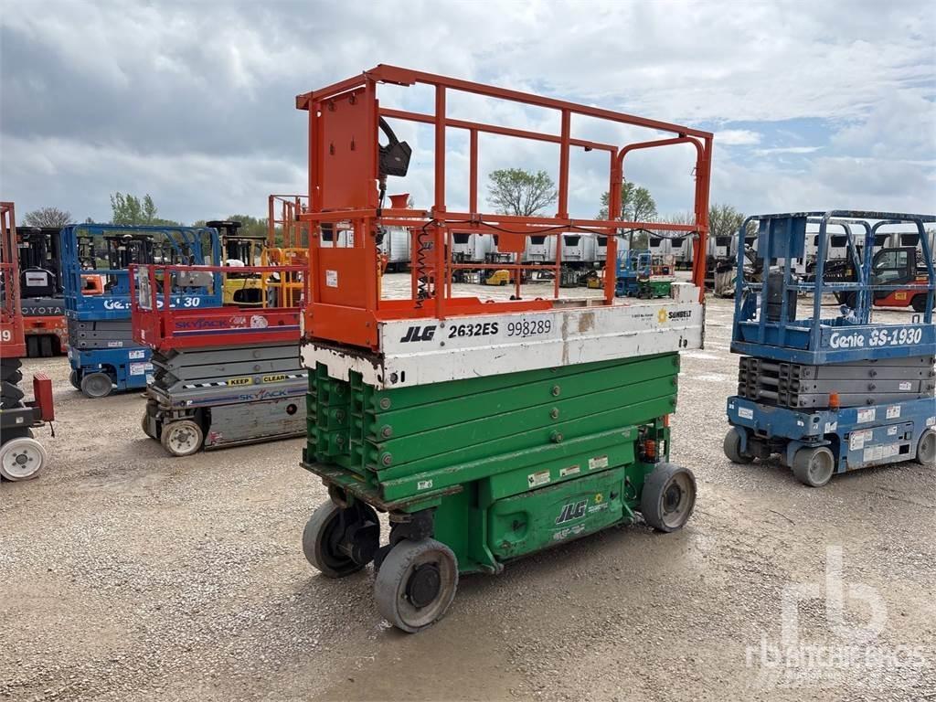 JLG 2632ES رافعات مقصية الشكل