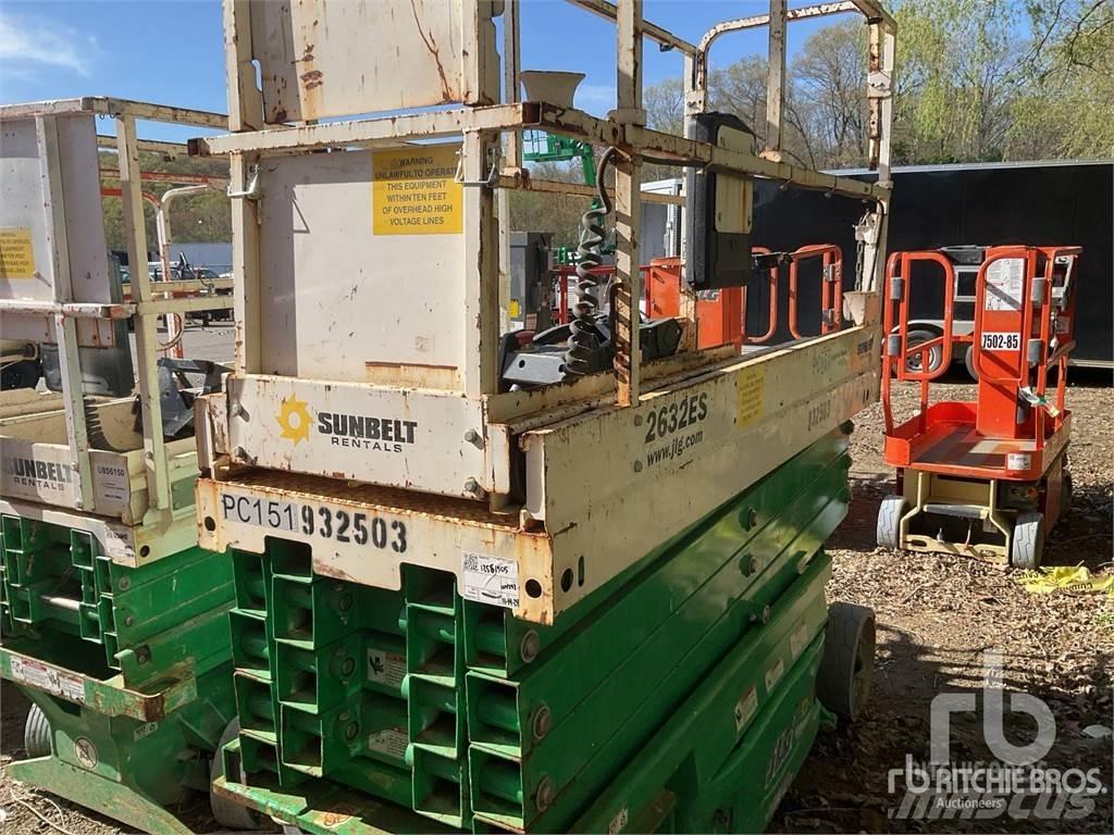 JLG 2632ES رافعات مقصية الشكل