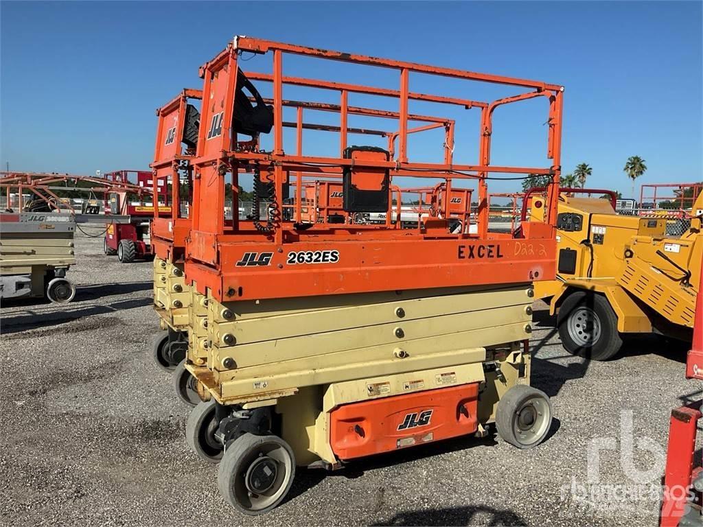 JLG 2632ES رافعات مقصية الشكل