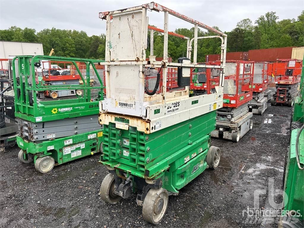 JLG 2632ES رافعات مقصية الشكل