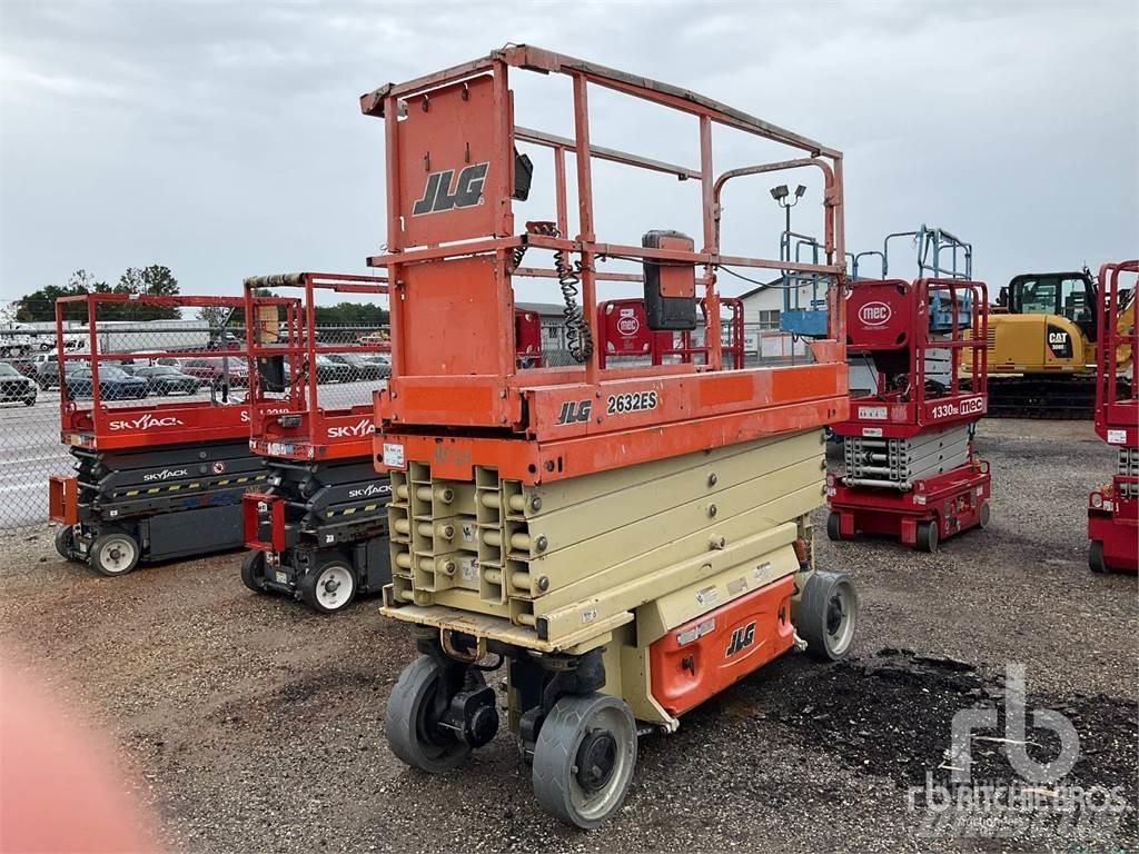 JLG 2632ES رافعات مقصية الشكل
