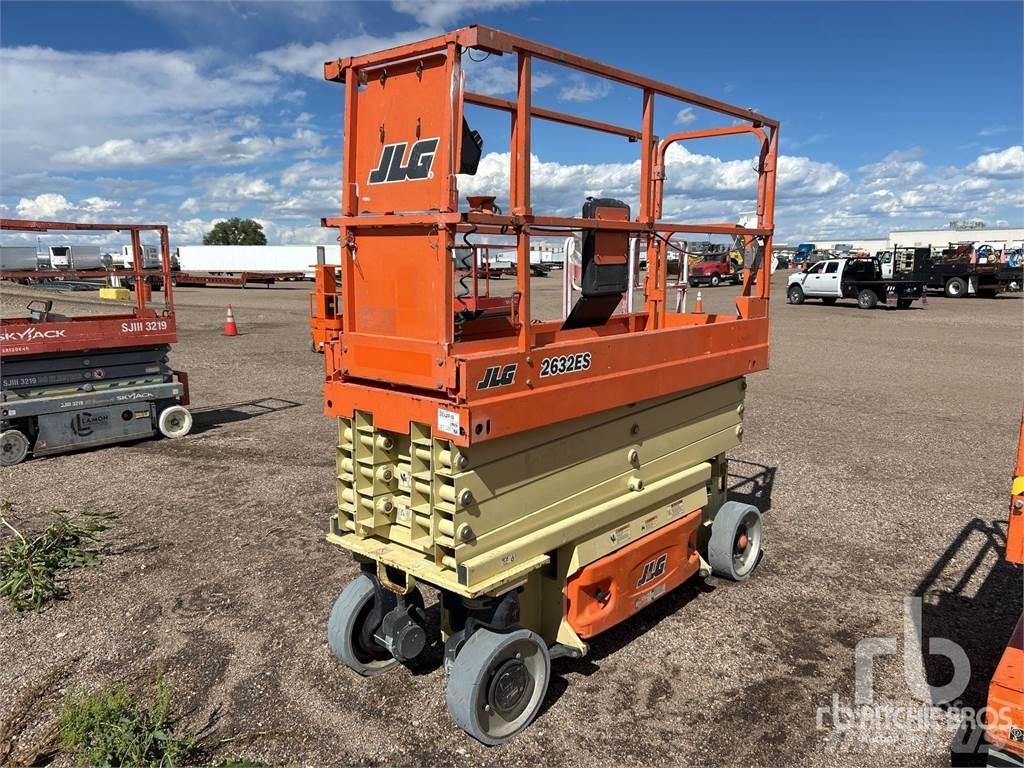 JLG 2632ES رافعات مقصية الشكل