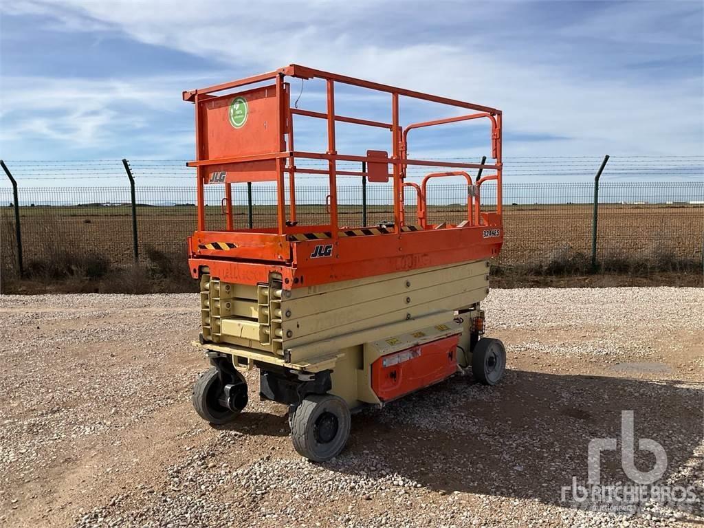 JLG 3246ES رافعات مقصية الشكل