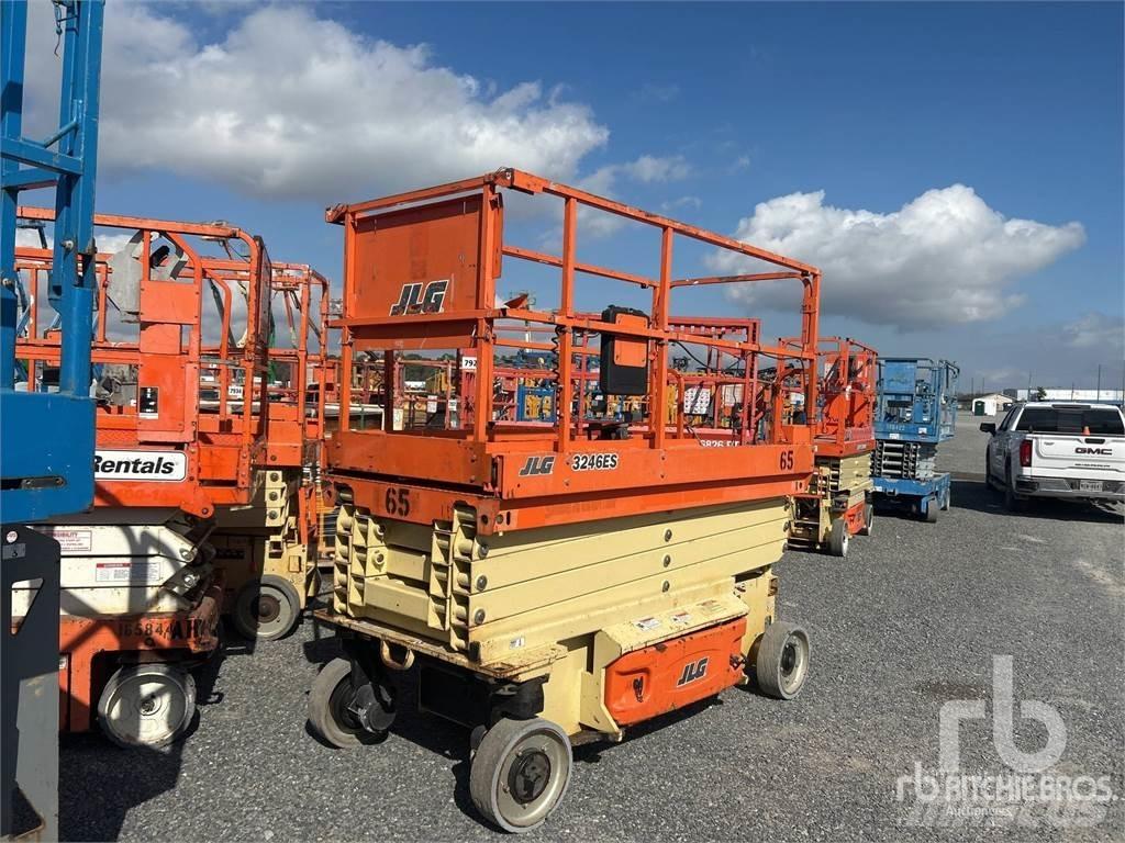 JLG 3246ES رافعات مقصية الشكل