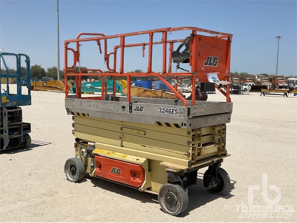 JLG 3246ES رافعات مقصية الشكل