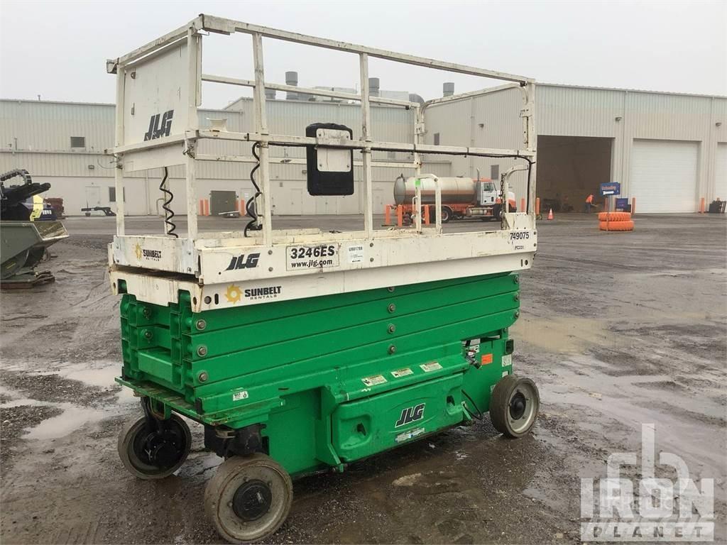 JLG 3246ES رافعات مقصية الشكل