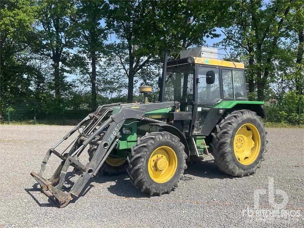 John Deere 2140 الجرارات