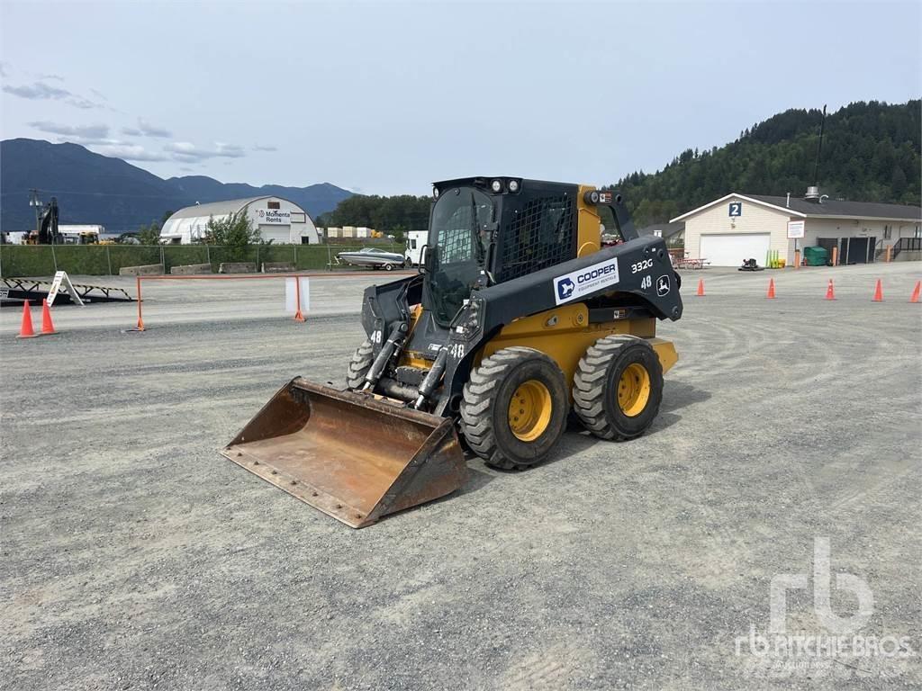 John Deere 332G لوادر انزلاقية التوجيه