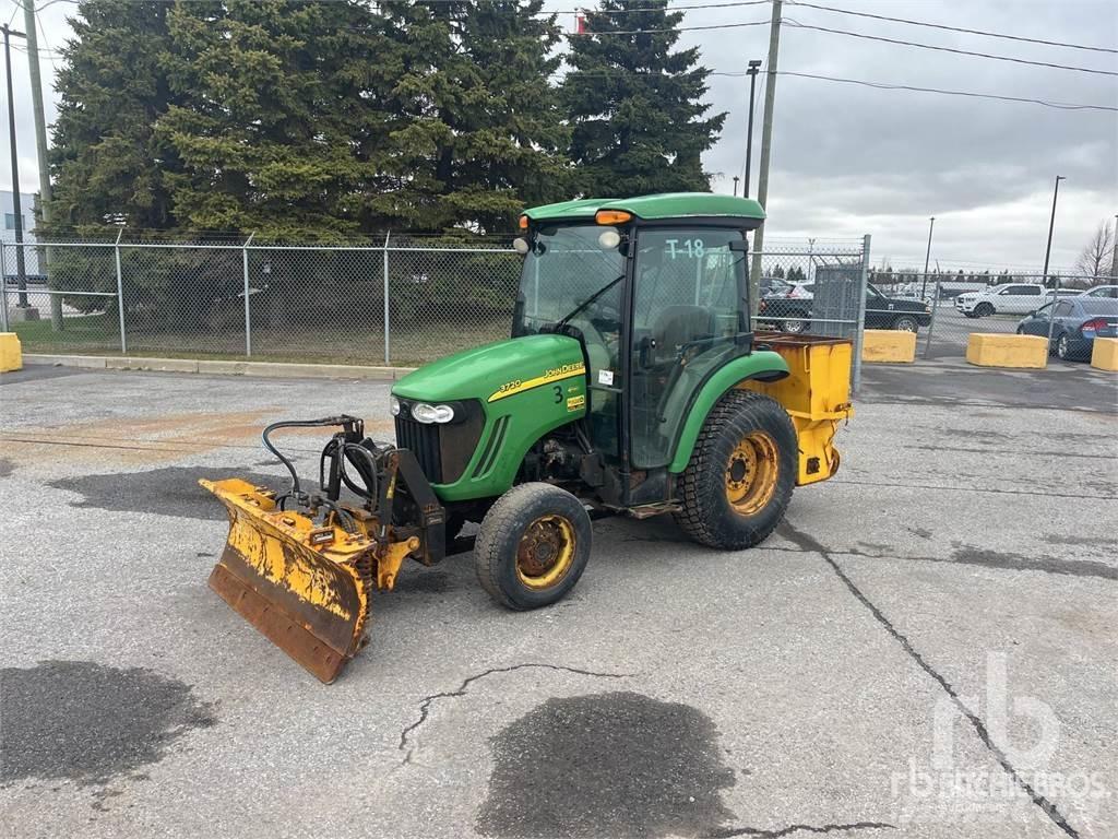 John Deere 3720 جرارات مدمجة