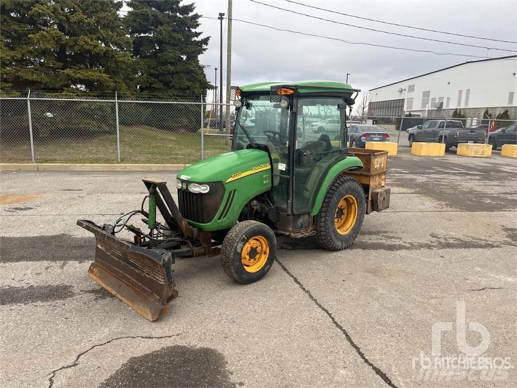 John Deere 3720 جرارات مدمجة