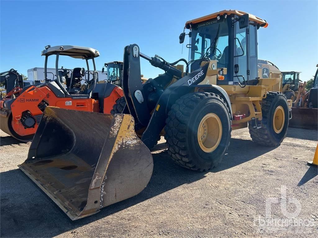 John Deere 524L لوادر بعجل