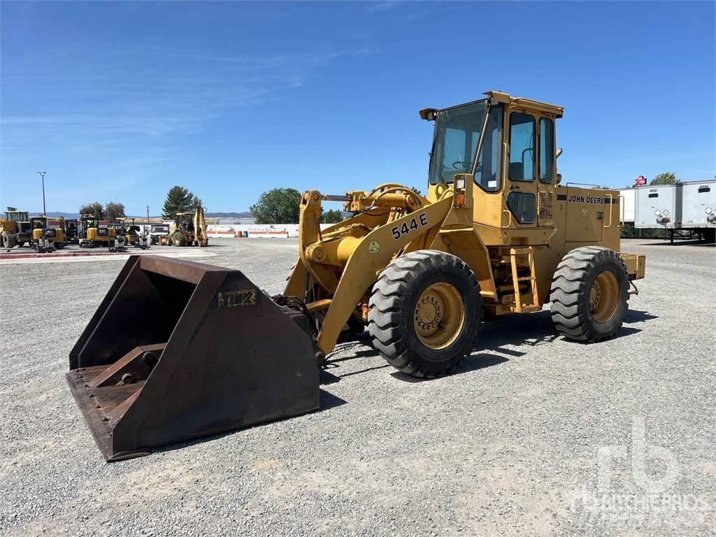 John Deere 544E لوادر بعجل