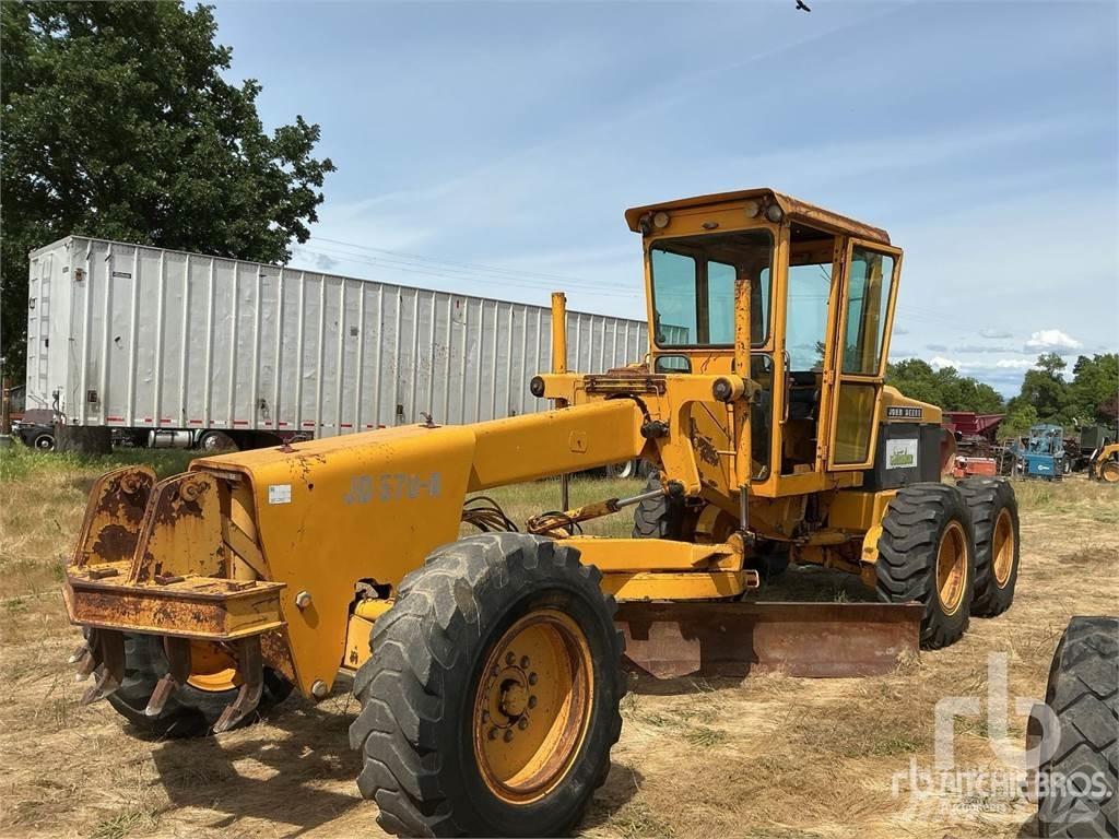 John Deere 570A معدات تمهيد الطرق