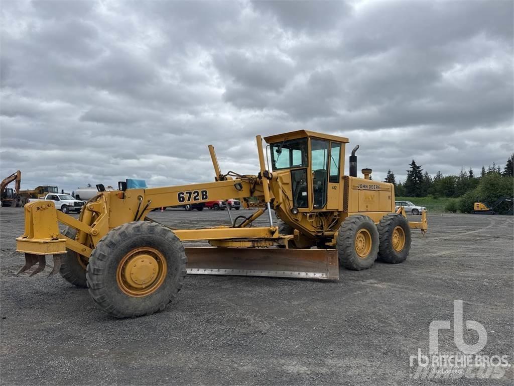 John Deere 672B معدات تمهيد الطرق