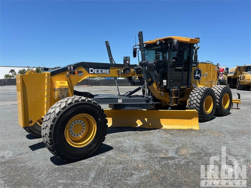 John Deere 772G معدات تمهيد الطرق