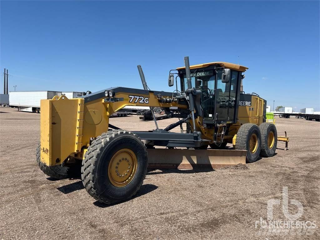 John Deere 772G معدات تمهيد الطرق