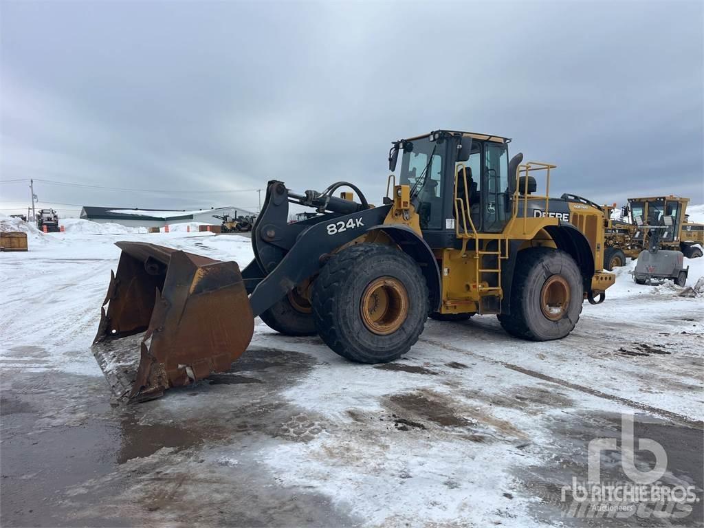 John Deere 824K لوادر بعجل