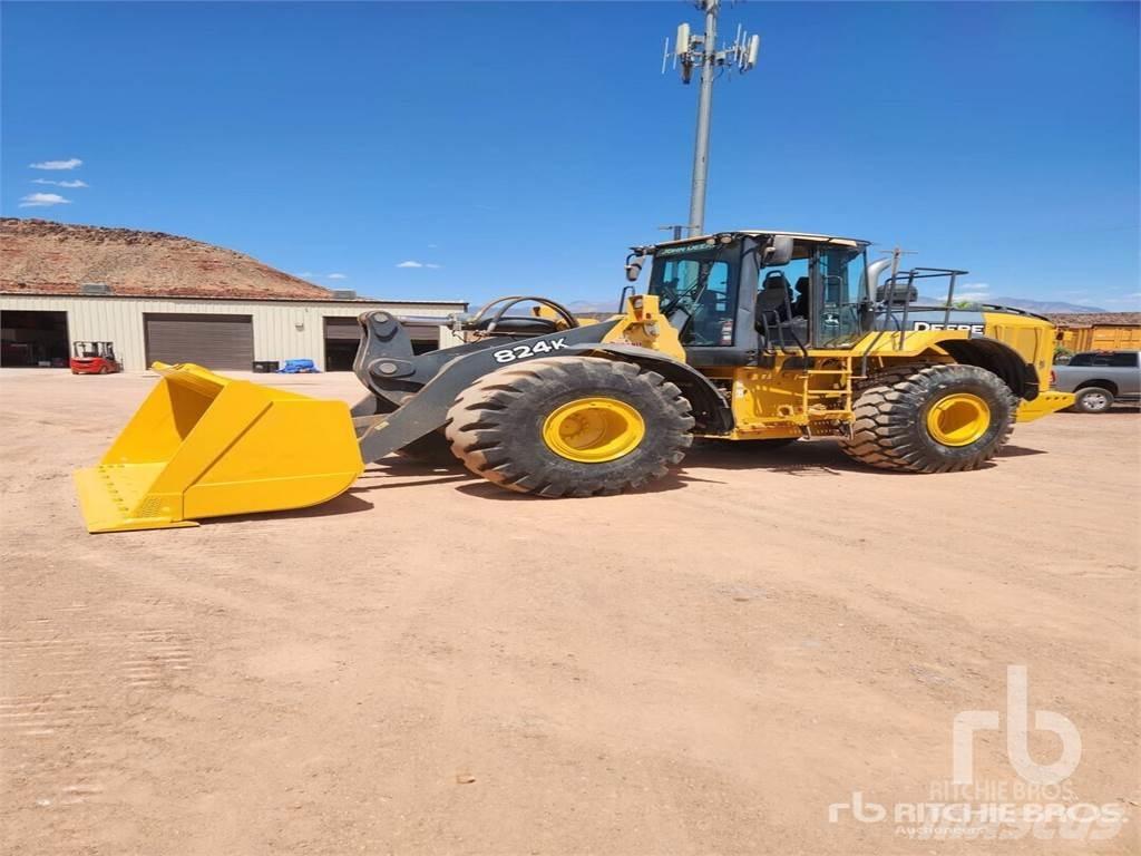 John Deere 824K لوادر بعجل