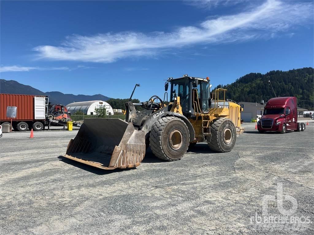 John Deere 824K لوادر بعجل