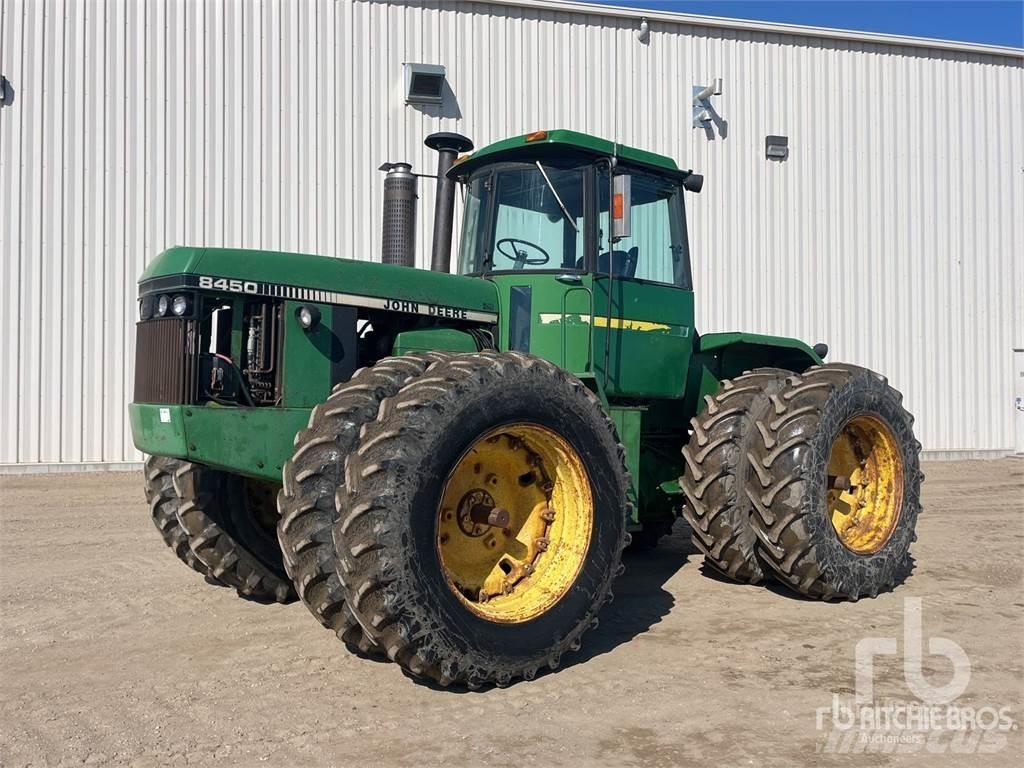 John Deere 8450 الجرارات
