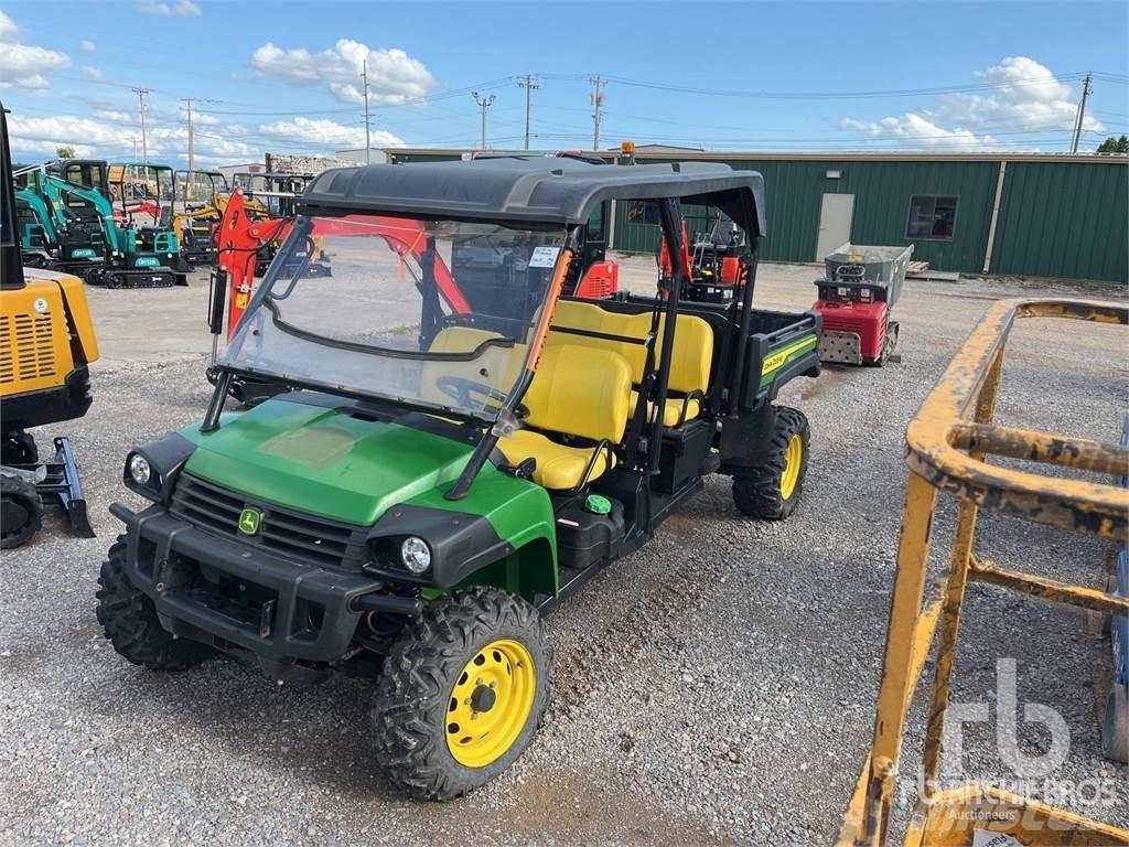 John Deere 855M ماكينات منفعة عامة