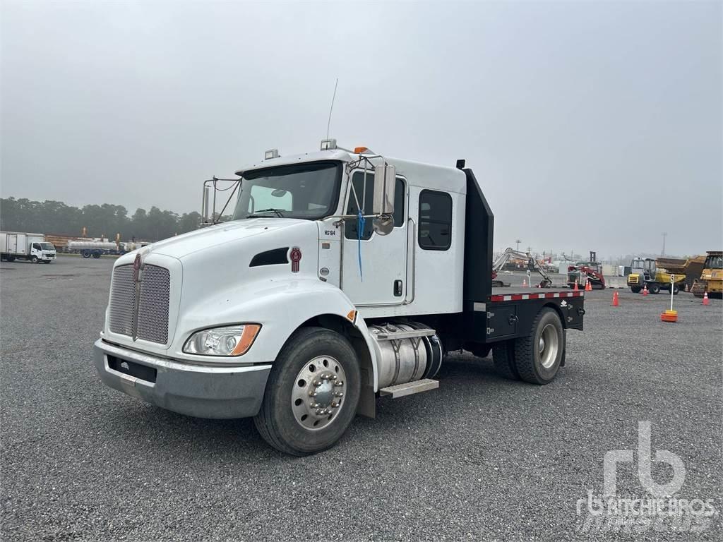 Kenworth T-370 شاحنات مسطحة/مفصلية الجوانب