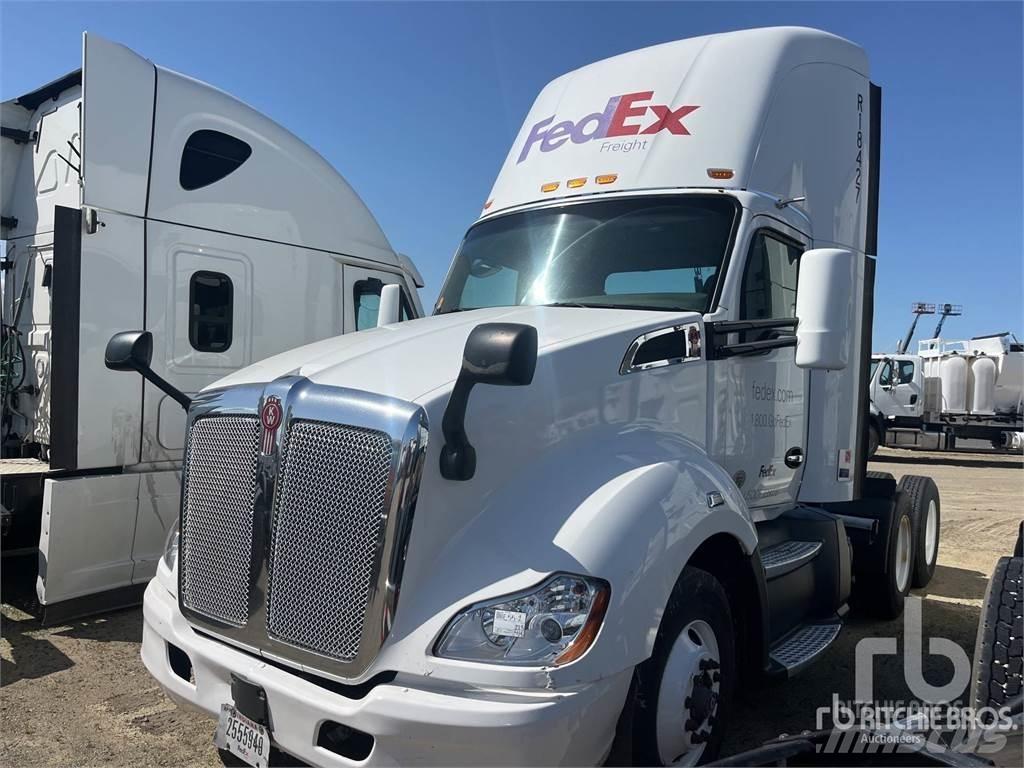 Kenworth T-680 وحدات الجر