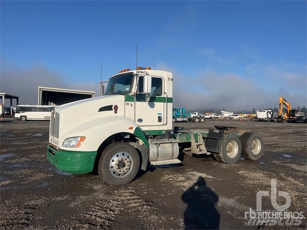 Kenworth T440 وحدات الجر