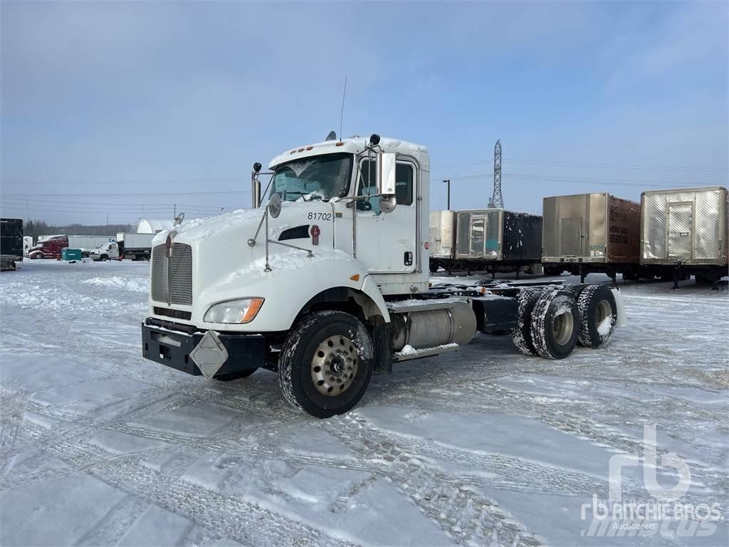 Kenworth T440 وحدات الجر