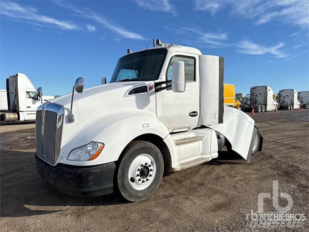 Kenworth T680 وحدات الجر