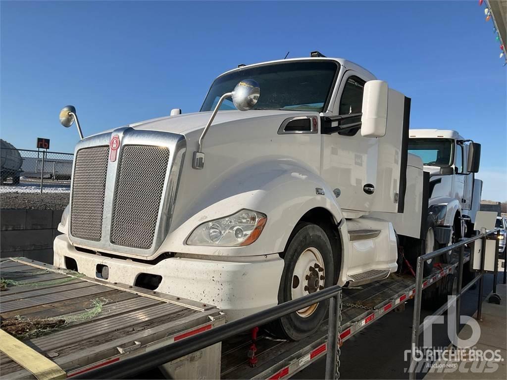 Kenworth T680 وحدات الجر