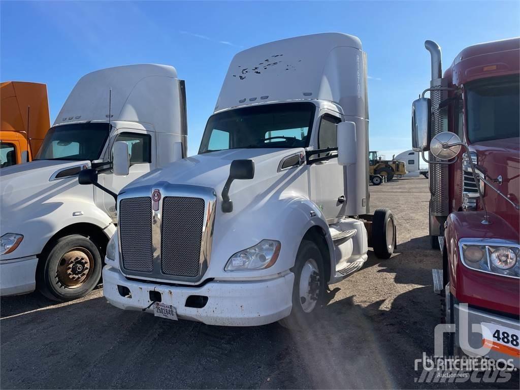 Kenworth T680 وحدات الجر