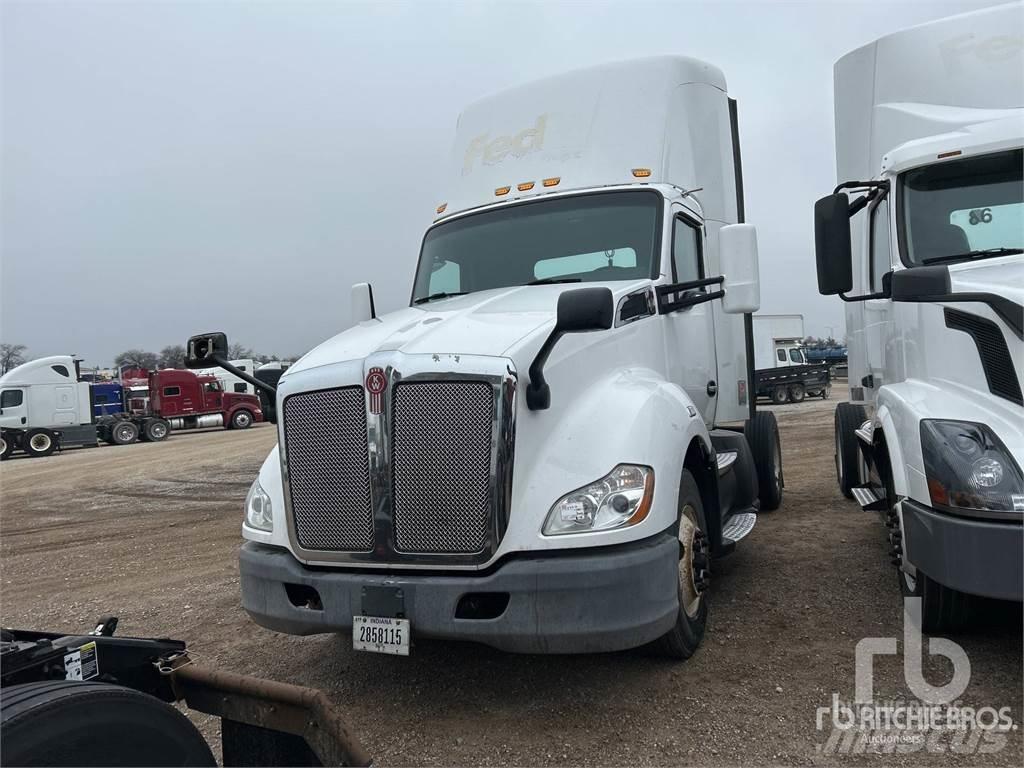 Kenworth T680 وحدات الجر