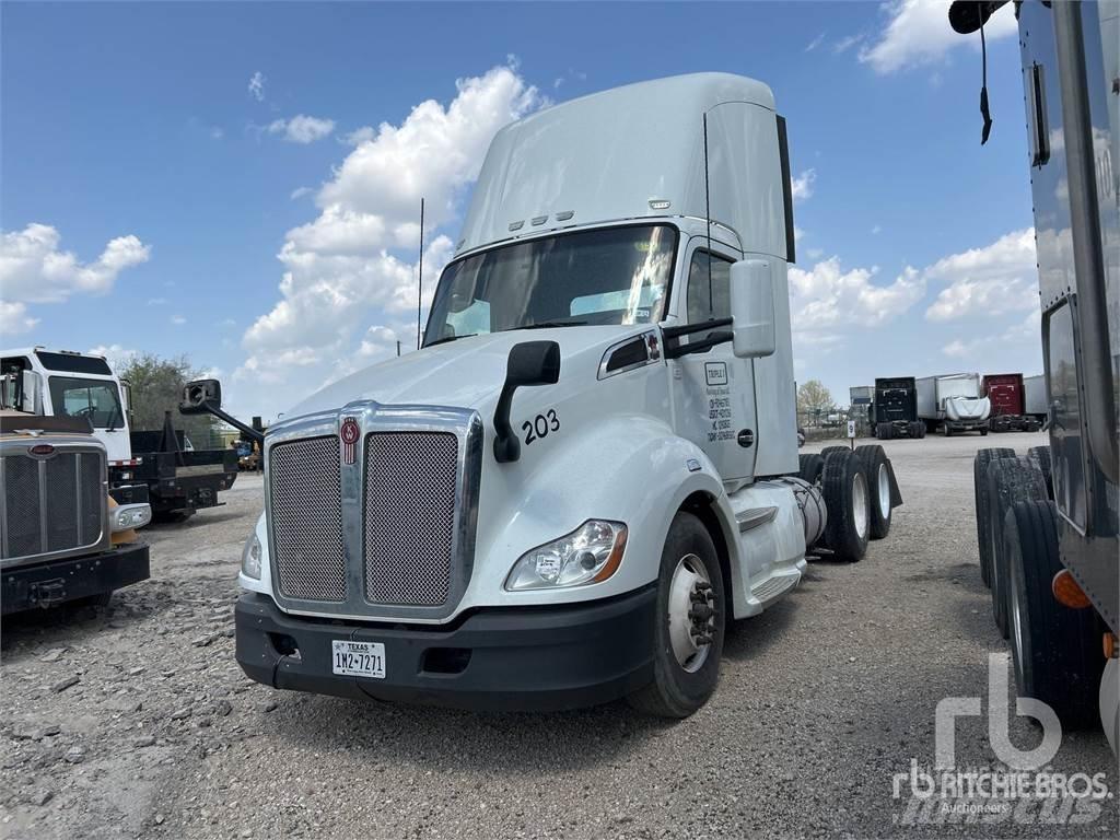 Kenworth T680 وحدات الجر