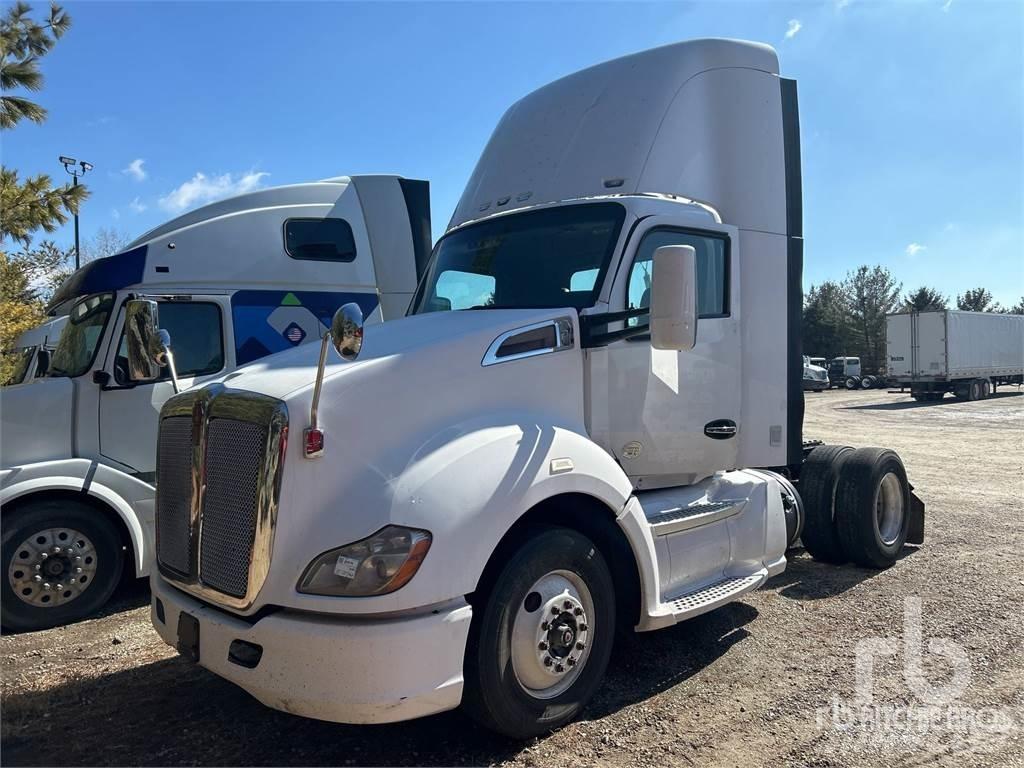 Kenworth T680 وحدات الجر